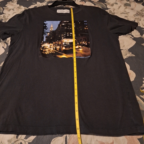 Abercrombie & Fitch graphic NYC soft tee size Medium - Picture 7 of 8